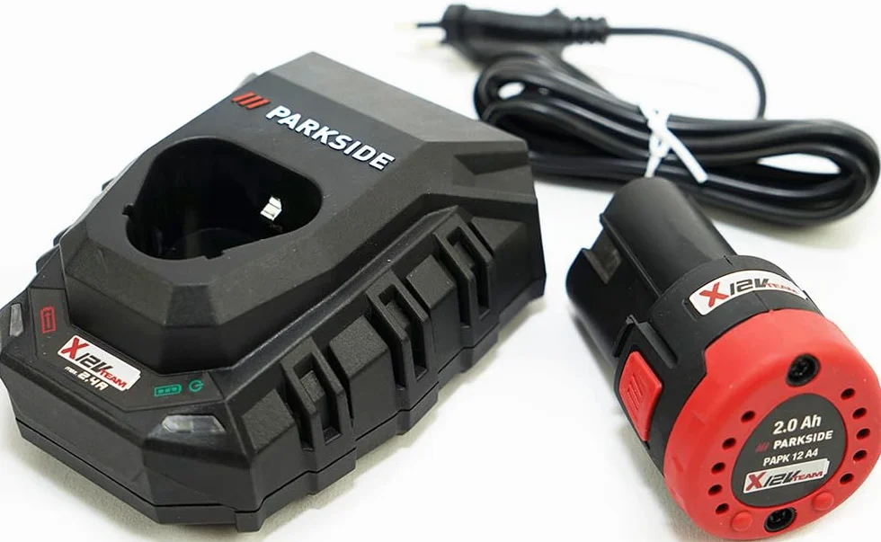 Offerta per batteria originale PAPK 12 da 12V 2Ah con caricabatterie – batteria agli ioni di litio – compatibile con la serie PARKSIDE X12V Team – caricabatterie 2,4 A
