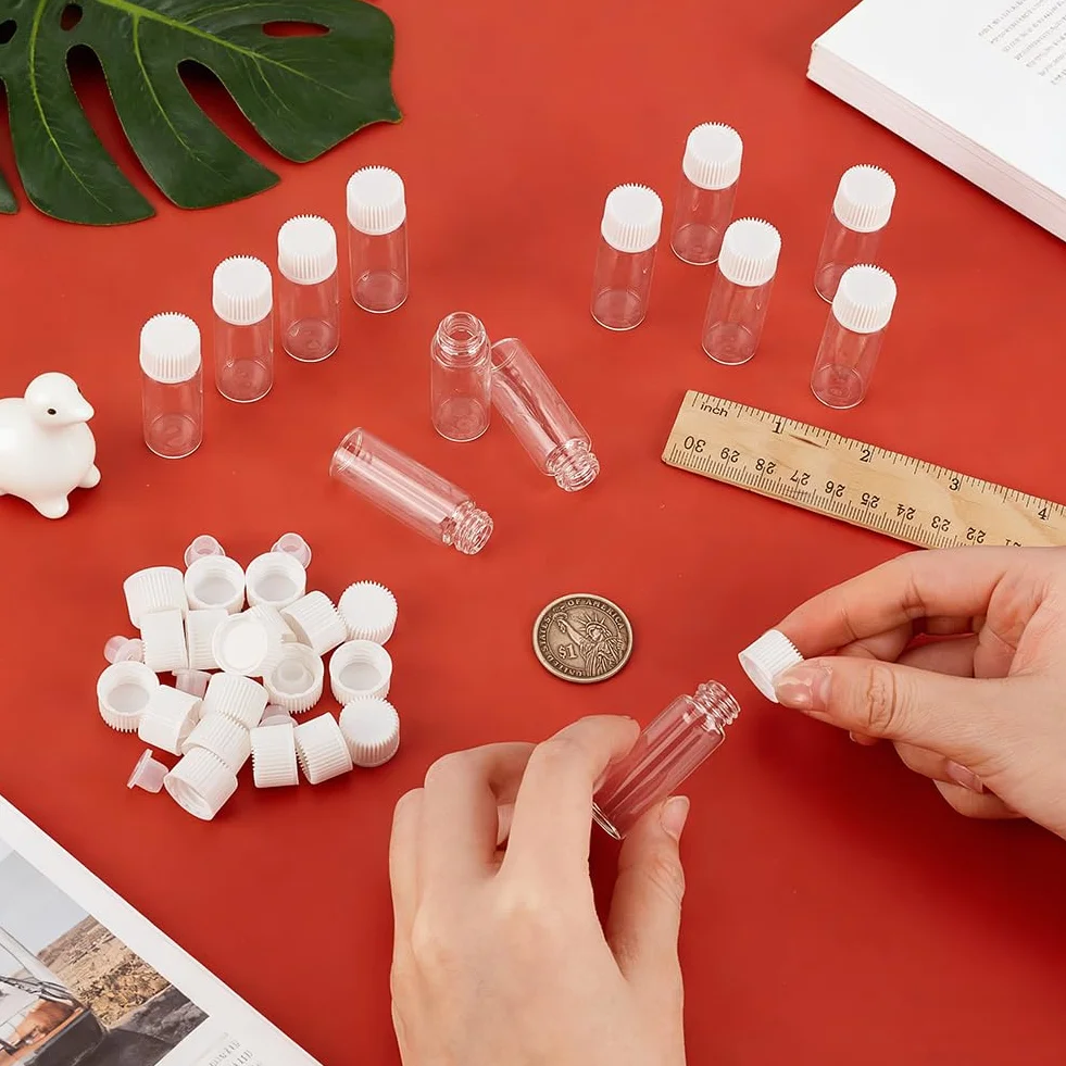 BENECREAT 50 Fiale di Vetro Bianco da 5ml con Tappo a Vite, Bottiglie Olio Essenziale A Prova di Perdite, Contenitore Campioni Ricaricabile per Aromaterapia