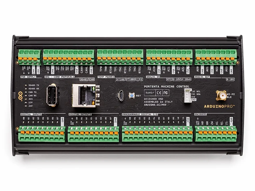 Arduino Portenta Machine Control [AKX00032] - Soluzione di controllo industriale avanzata ideale per progetti di automazione e IoT su larga scala
