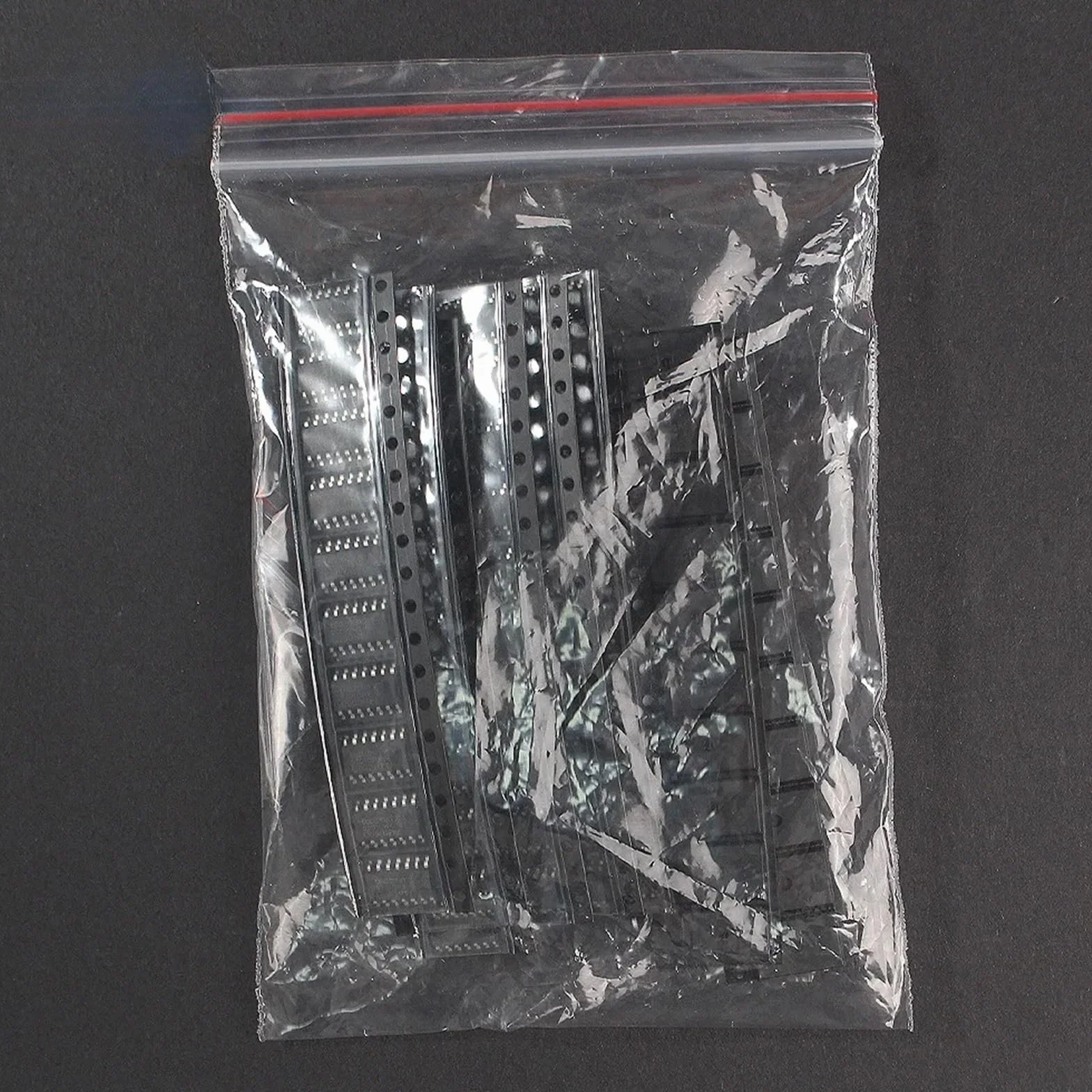 Kit di componenti elettronici IC logici SMD da 80 Pezzi 74HC00D 74HC04D 74HC08D 74HC14D 74HC138D 74HC164D 74HC165D 74HC595D Set di Chip IC SOP