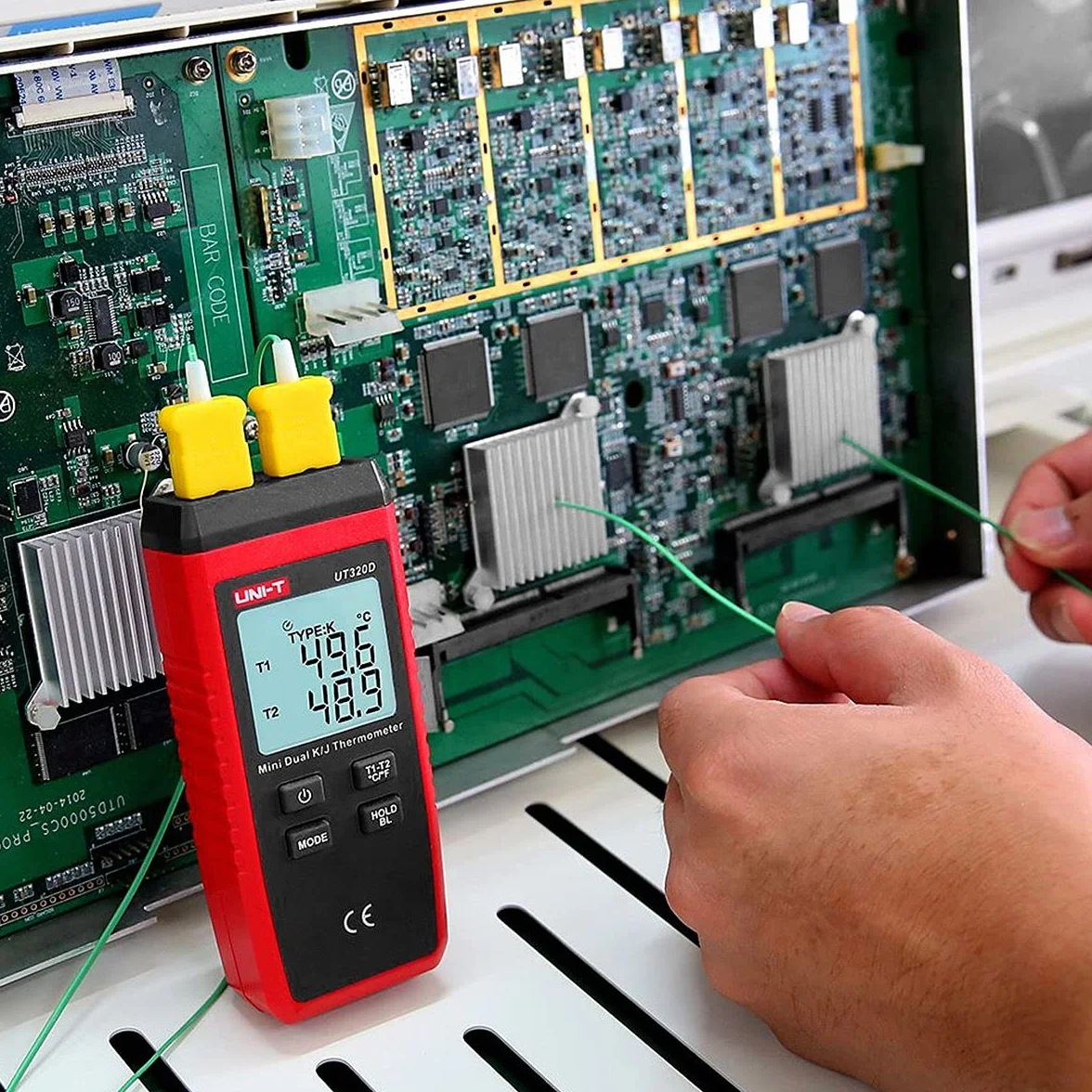 UT320D Mini Termometro Dual-channel K/J Termocoppia con retroilluminazione LCD