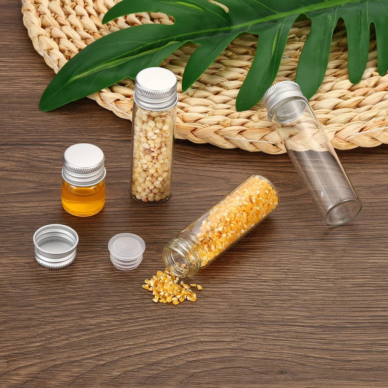PATIKIL 5ml Fiale Vetro Trasparente, 50pz Piccola Fiala Modello Liquido con Tappi Vite Plastica Fermi e 64 Etichette Bottiglie Anti Perdita Barattoli Vuoti