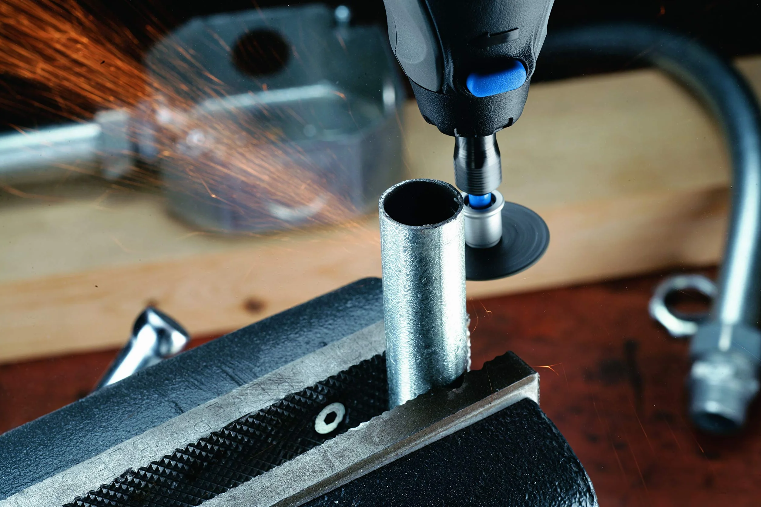 Dremel 2615S690JA EZ SpeedClic Set di Accessori, 10 Dischi da Taglio e 1 Perno EZ SpeedClic [Classe di efficienza energetica A]