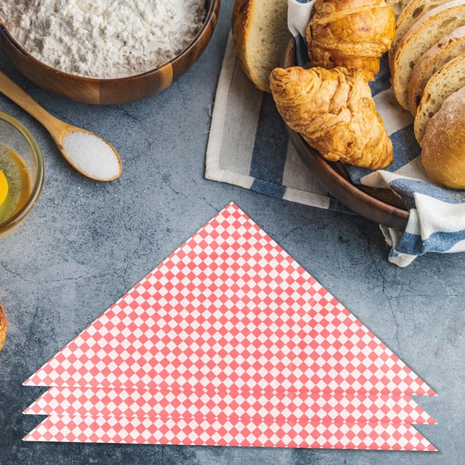 DAJAVE 500 fogli di carta oleata per uso alimentare, colore rosso, a scacchi, a prova di olio, per gastronomia, hamburger, sandwich, torte, patatine fritte (30 x 30 cm)