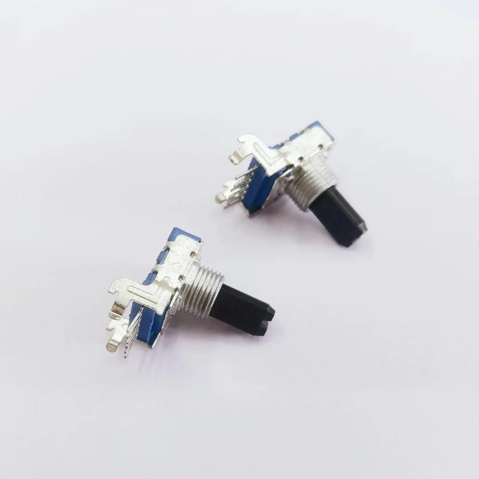 1 pz RK142 potenziometro doppio orizzontale C10K A20K B20K maniglia a punto medio con filettatura 15MMF 6 pin (INTERRUTTORE)(B20K with midpoint)