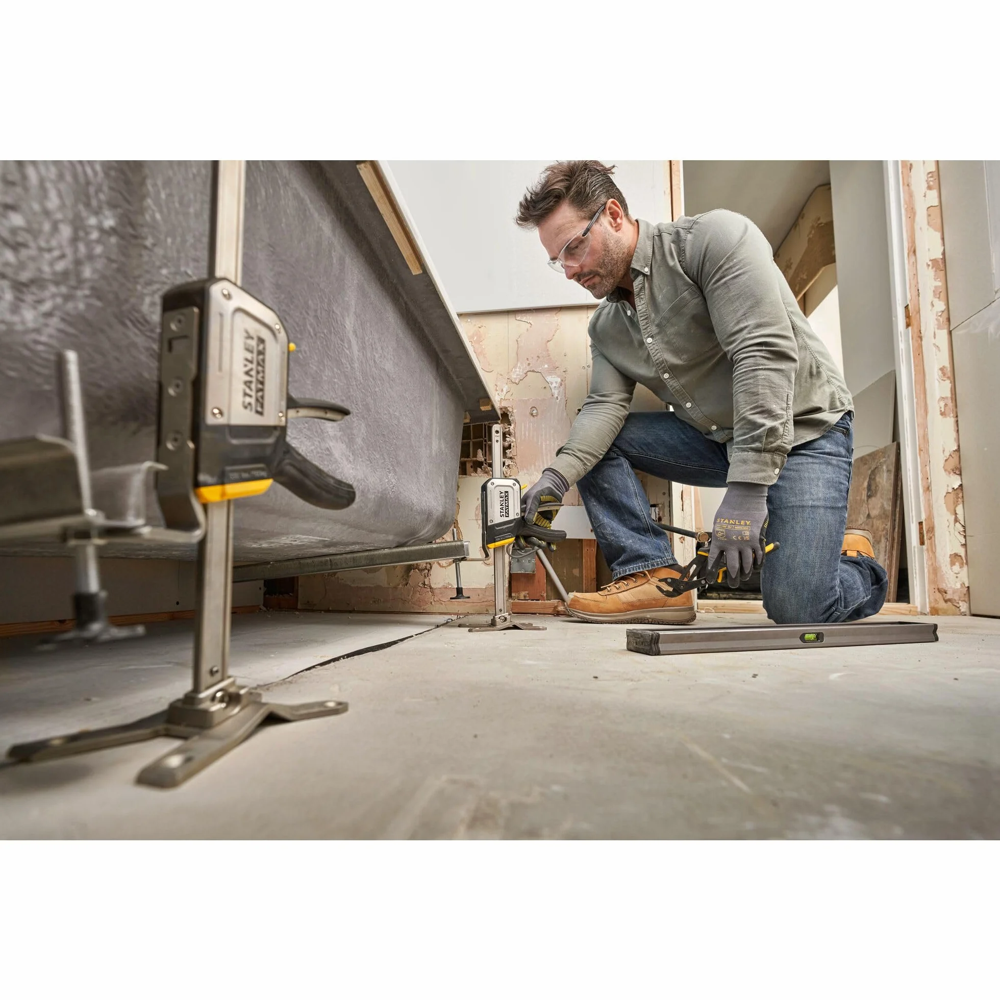 STANLEY FATMAX TradeLift Utensile multifunzionale per il sollevamento e la tenuta (fino a 150 kg), il livellamento (2,5 mm) e la distensione (fino a 220 mm) (confezione doppia), FMHT83552-1