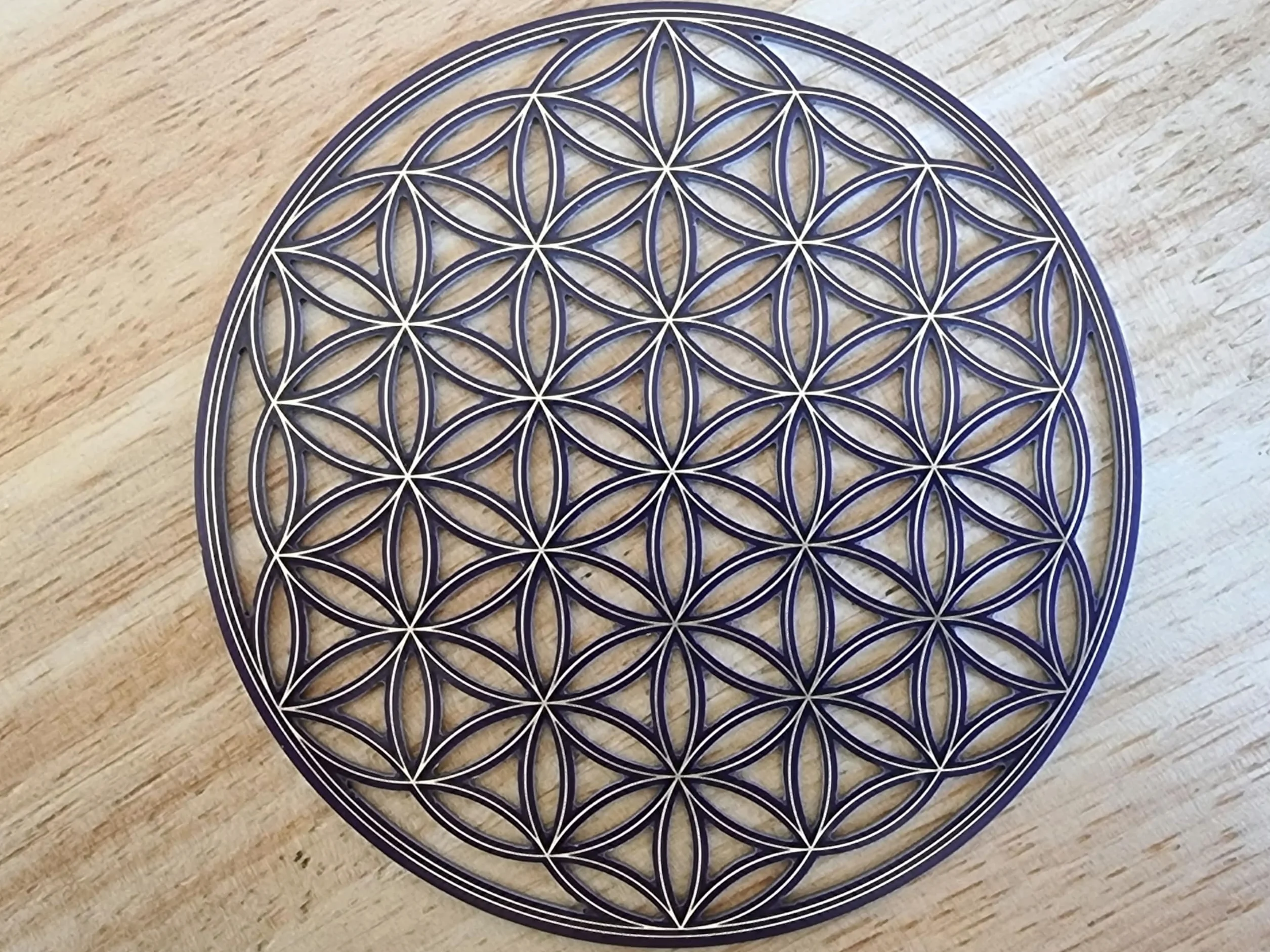 Disco Rame Placcato Oro a Forma di Fiore della Vita 10 cm 2 Lati Onde Scalari