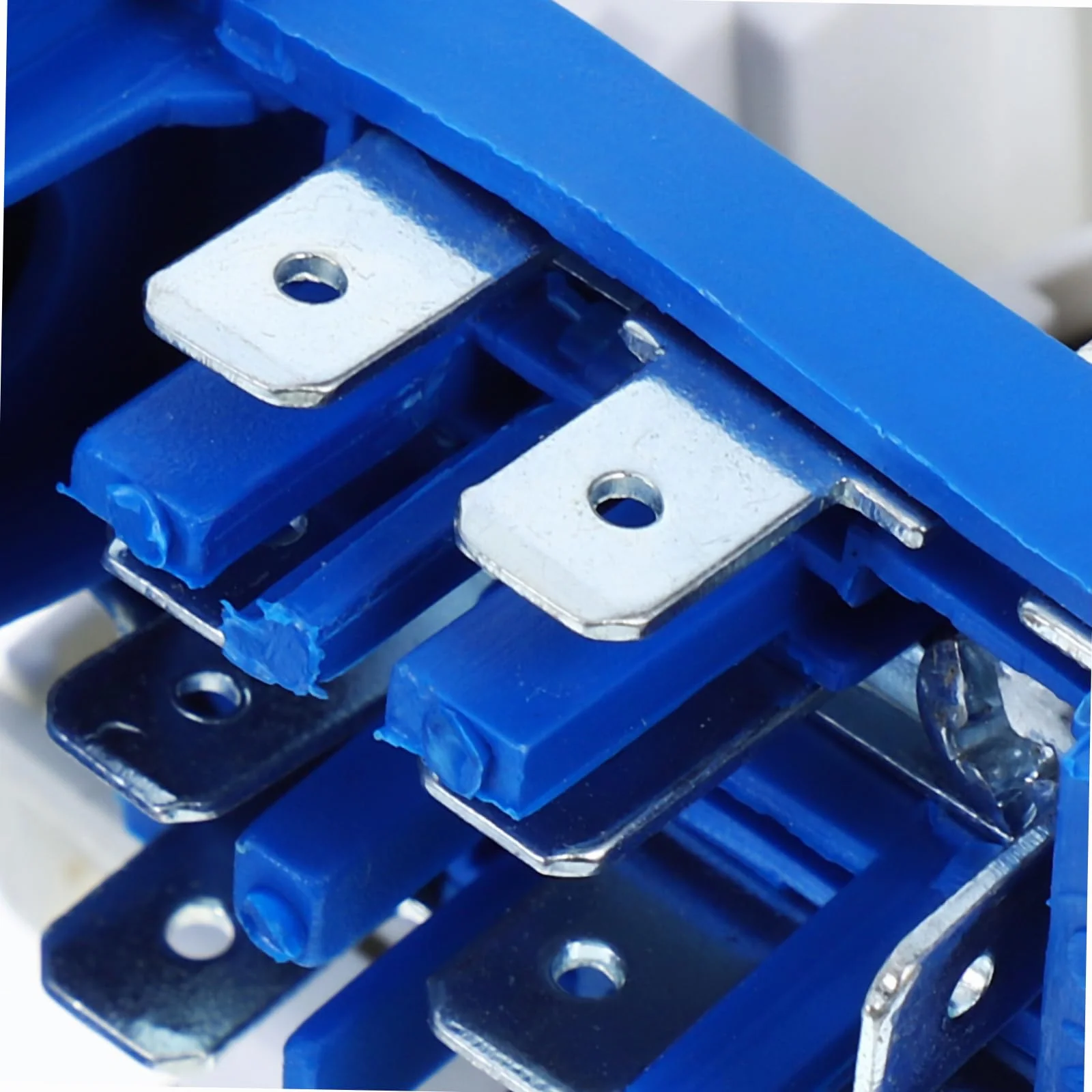 Relè Compressore Frigorifero Stabilità Garantita e Protezione da Sovraccarico Facile Installazione Kit Materiale Plastico e Ferro per Manutenzione Frigorifero