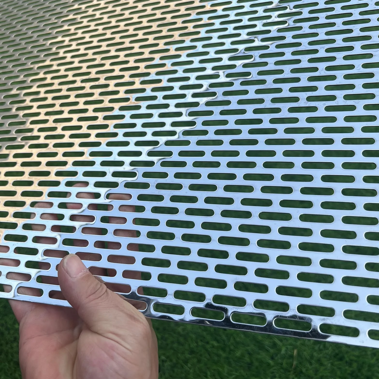 Lamiera perforata 762 mm x 381 mm, spessa 1,1 mm, fori allungati da 0,2 x 0,8 pollici (circa 5 x 20 mm), lamiera perforata in acciaio inossidabile 304, piastra di schermatura, piastra decorativa