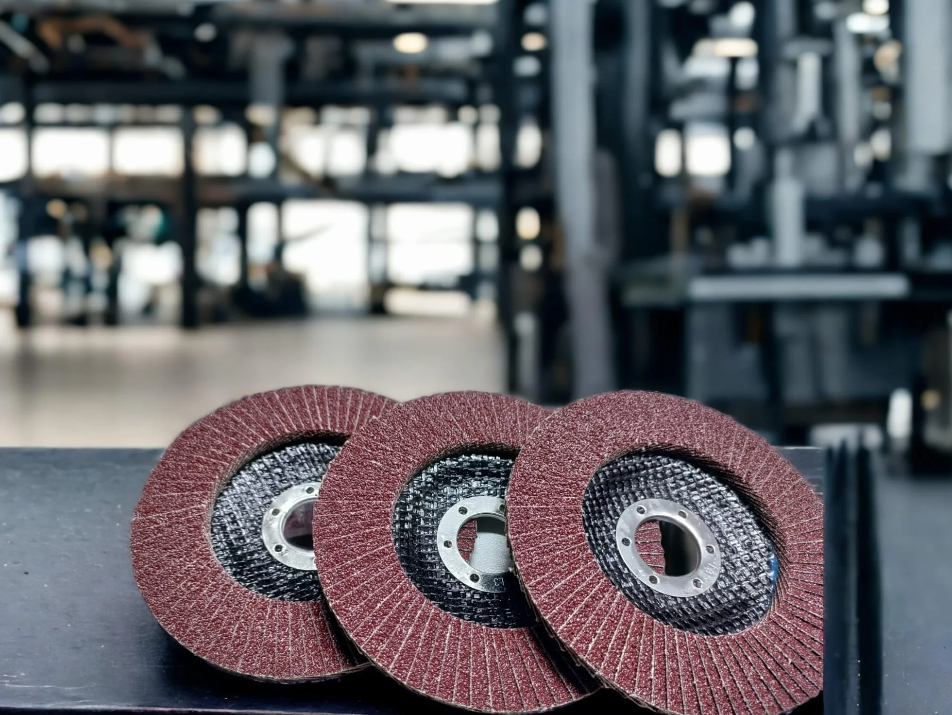 3 Dischi abrasivi lamellari per smerigliatrice angolare 115 mm per smerigliare ferro legno e marmo 4 grane disponibili (p60)