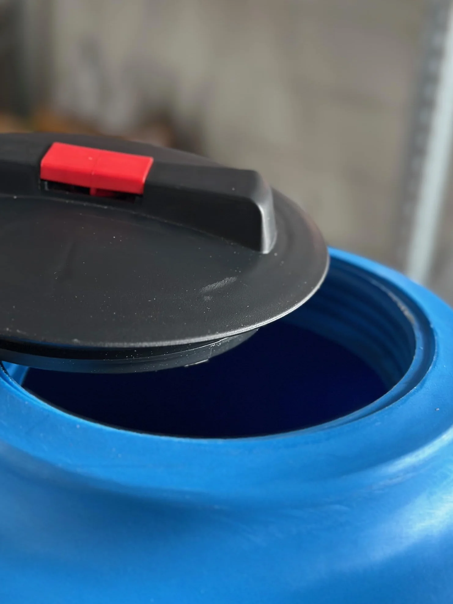 Serbatoio Polietilene per acqua Cilindrico Verticale mod. 300 litri Made in Italy