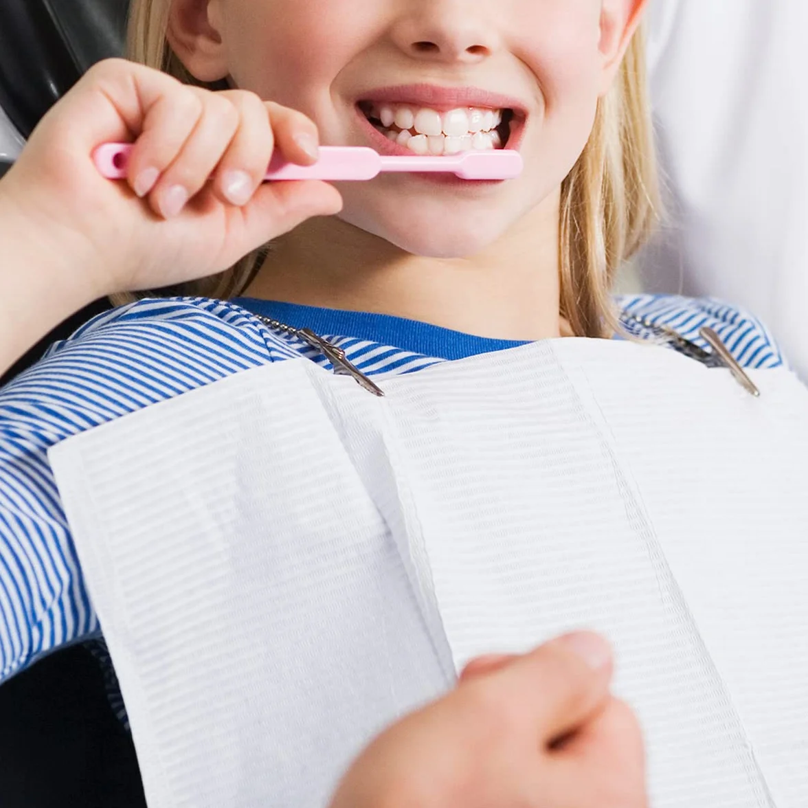 Catene da collo con clip in metallo per dentisti portatovaglioli multicolore protezione abbigliamento adulti bambini
