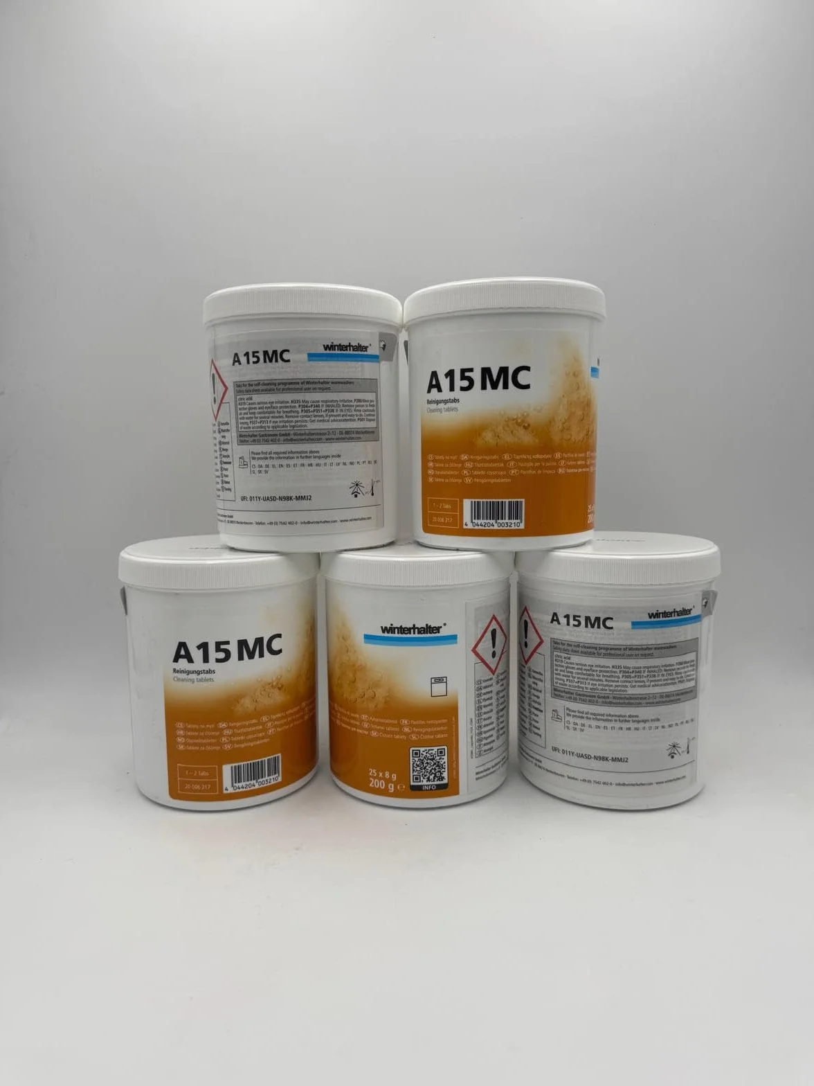 Winterhalter A15 MC Compresse detergenti per lavastoviglie 20006217 Set di 5 lattine da 25 compresse detergenti per la ristorazione professionale, rimuove calcare, depositi e odori –A15 MC