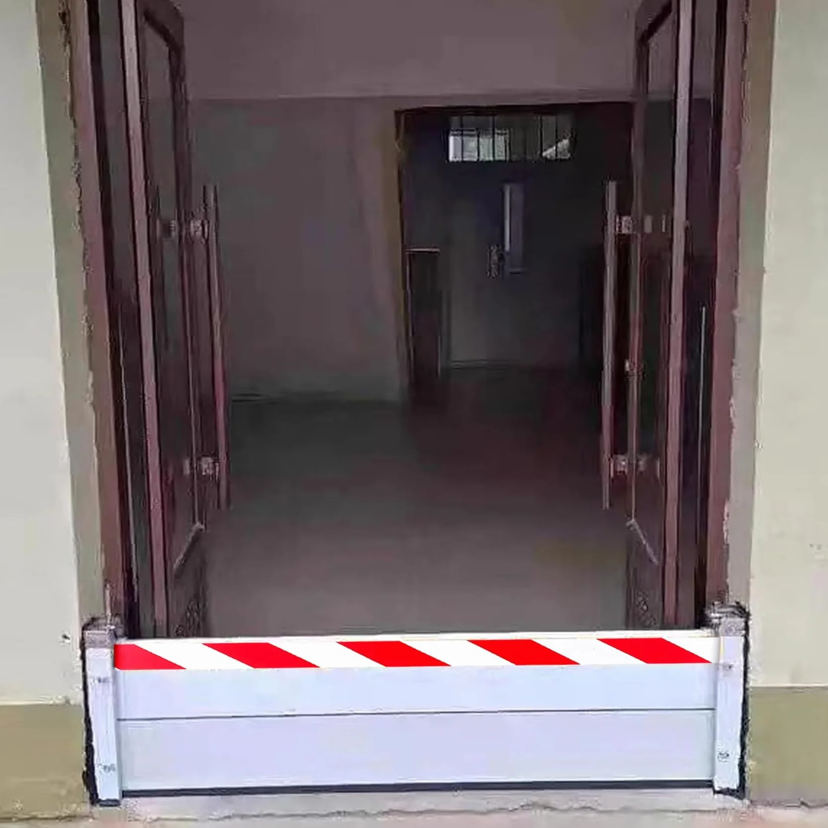 Barriera Antiallagamento, Paratia Antiallagamento In Alluminio Deflettore D'acqua Da 60-125 Cm, Facile Da Usare, Per Vialetti, Porte D'ingresso, Porte Da Garage, Portefinestre(125x20cm)