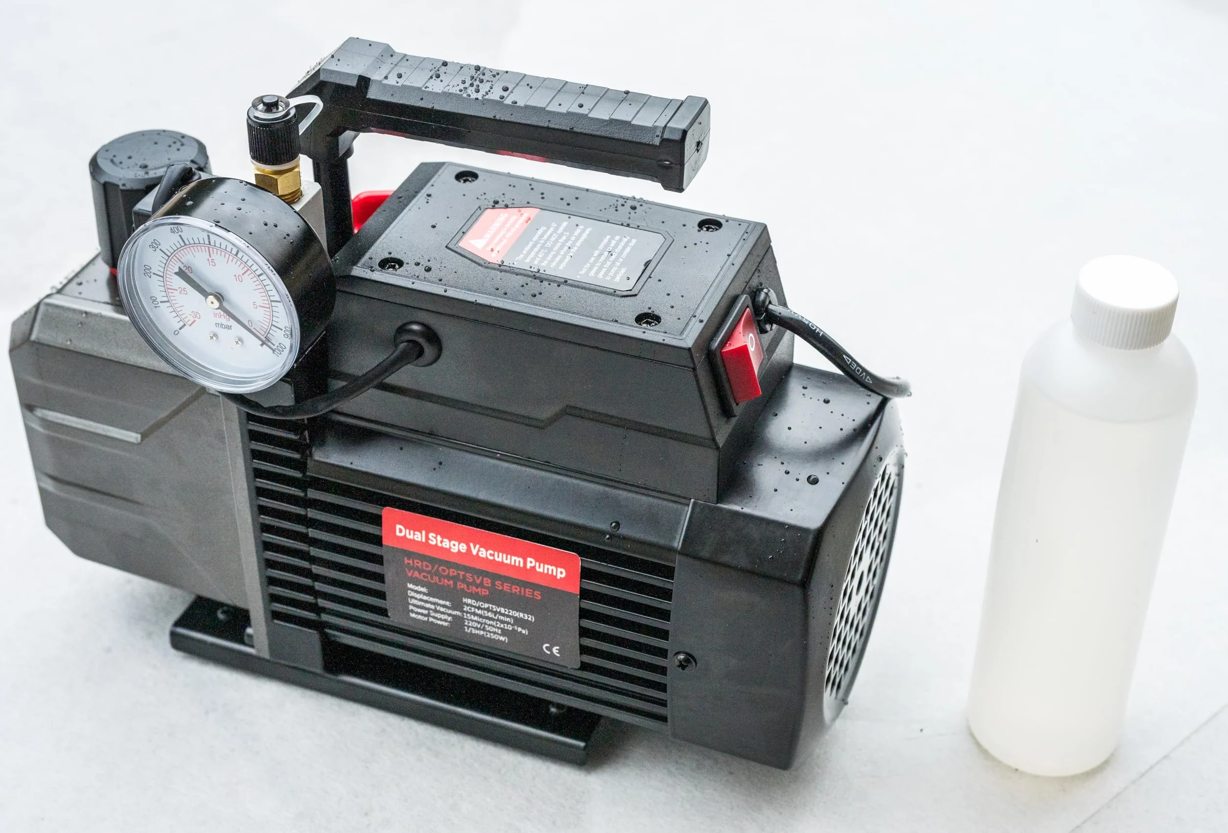 Pompa a vuoto a due stadi con valvola di intercettazione e manometro 2 CFM 1/3 HP 56 L/min HVAC R32