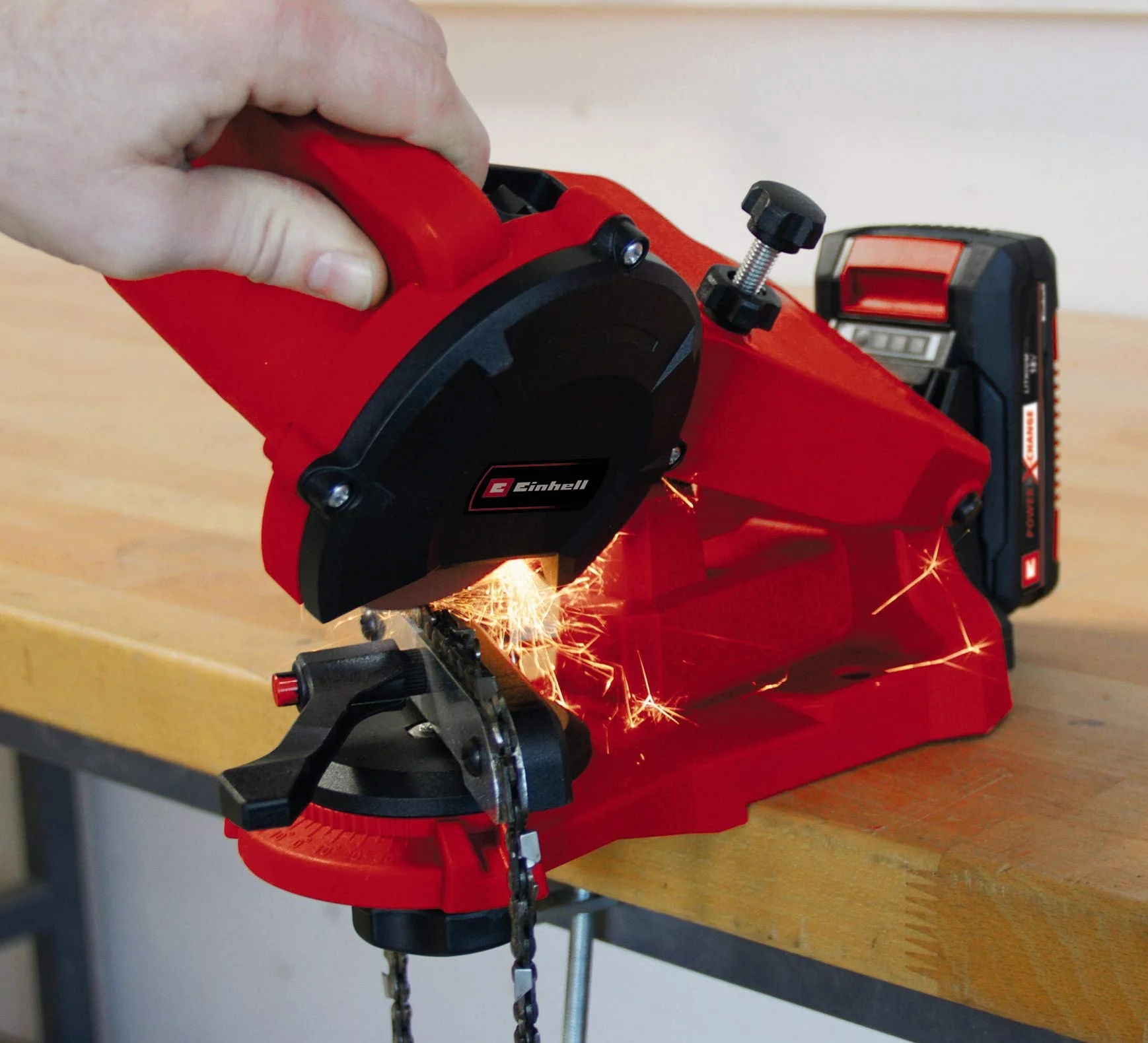 Einhell GE-CS 18 Li-Solo Affilacatene a batteria Power X-Change (18V, giri al min. 6500, Disco abrasivo spessore 3,2 mm, senza batteria e caricabatteria)