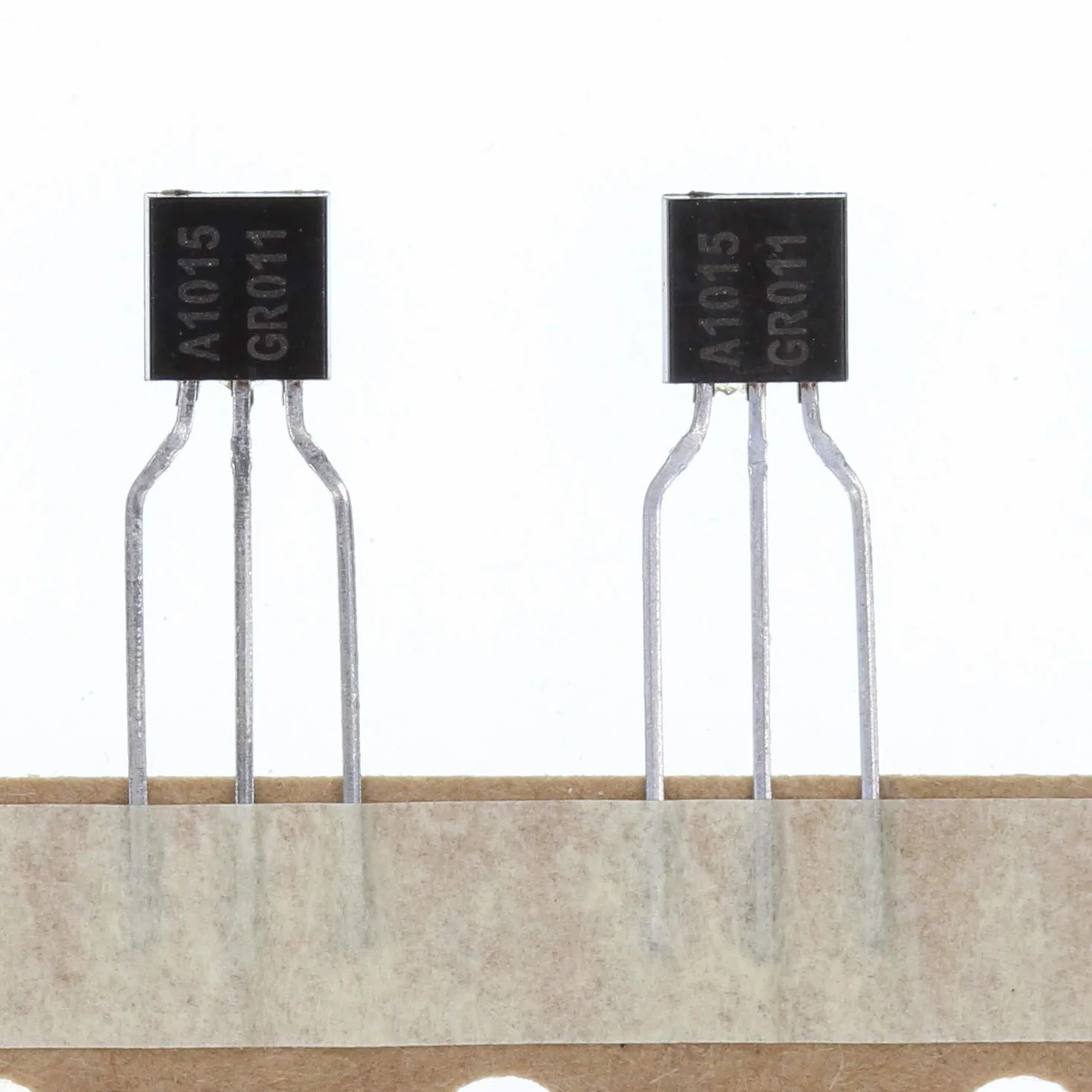20PCS 2SA1015GR 2SA1015 PNP Transistor TO-92 50V 150MA 400mW marcatura A1015