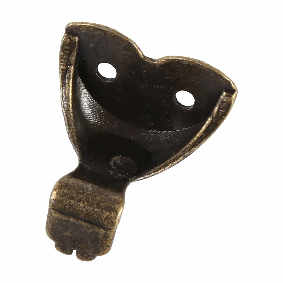 Protezione Angolare,4 pezzi Ottone Stile Retrò Antico Piedini per Mobili Protezione Scatola di Legno Portagioie Tavolo Dispositivo di Protezione D'angolo con Vite di Montaggio Usato per Scatola di Gio