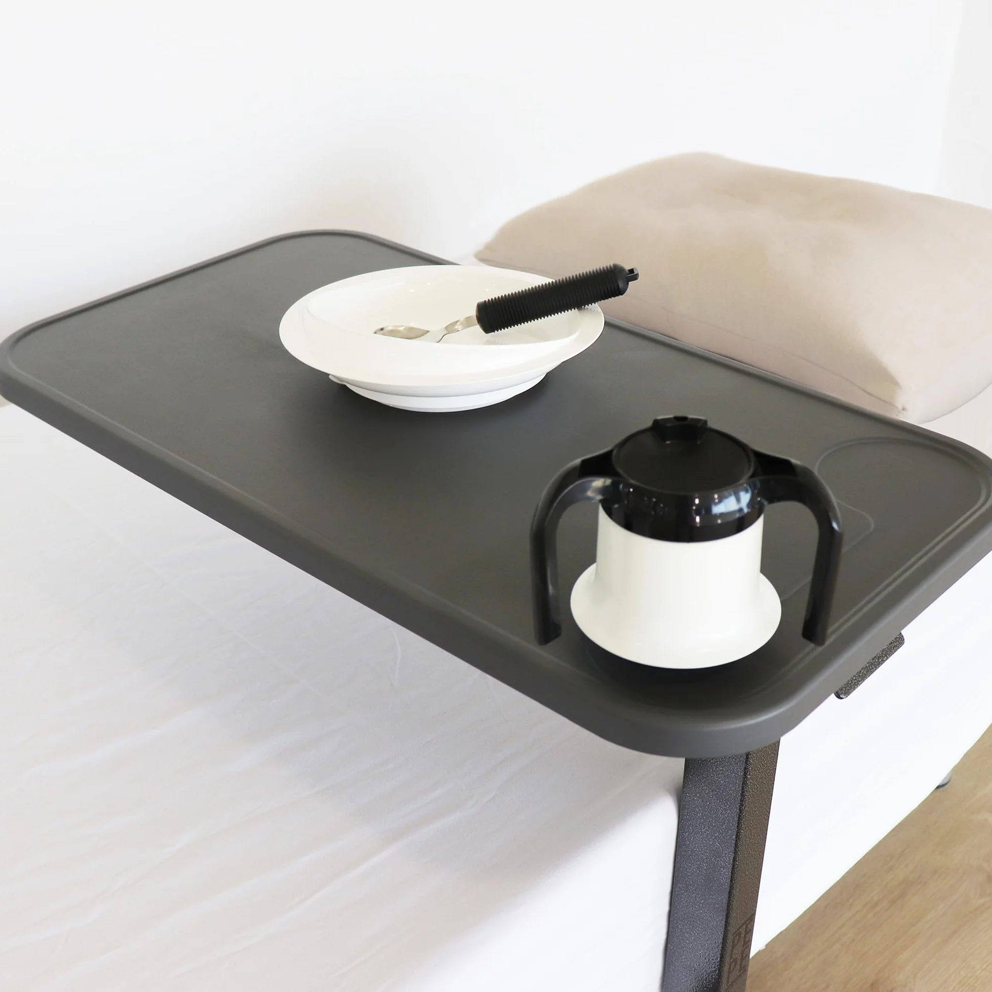 PEPE Mobility Tavolino da Letto Regolabile per Anziani e Disabili, Inclinabile con Ruote Frenanti, Tavolo Ospedaliero per Mangiare e Leggere