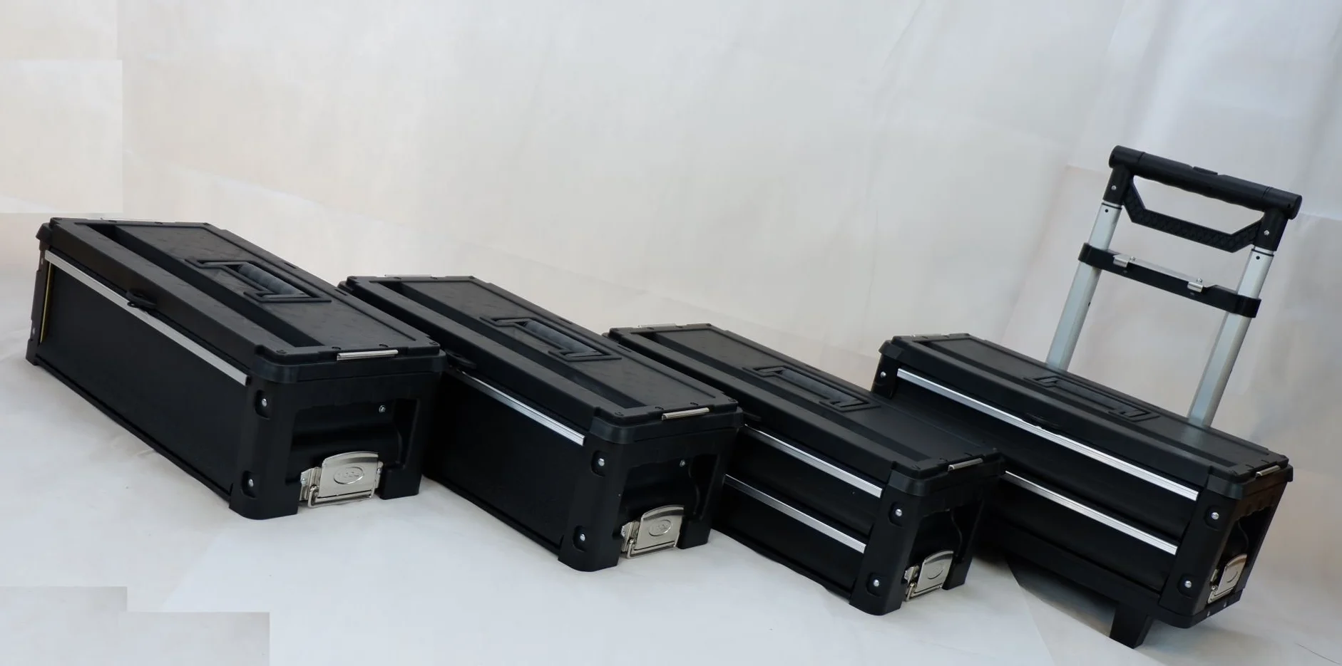 ASS Carrello strumenti XXL Tipo B4-B con il fermo cassetto e serratura