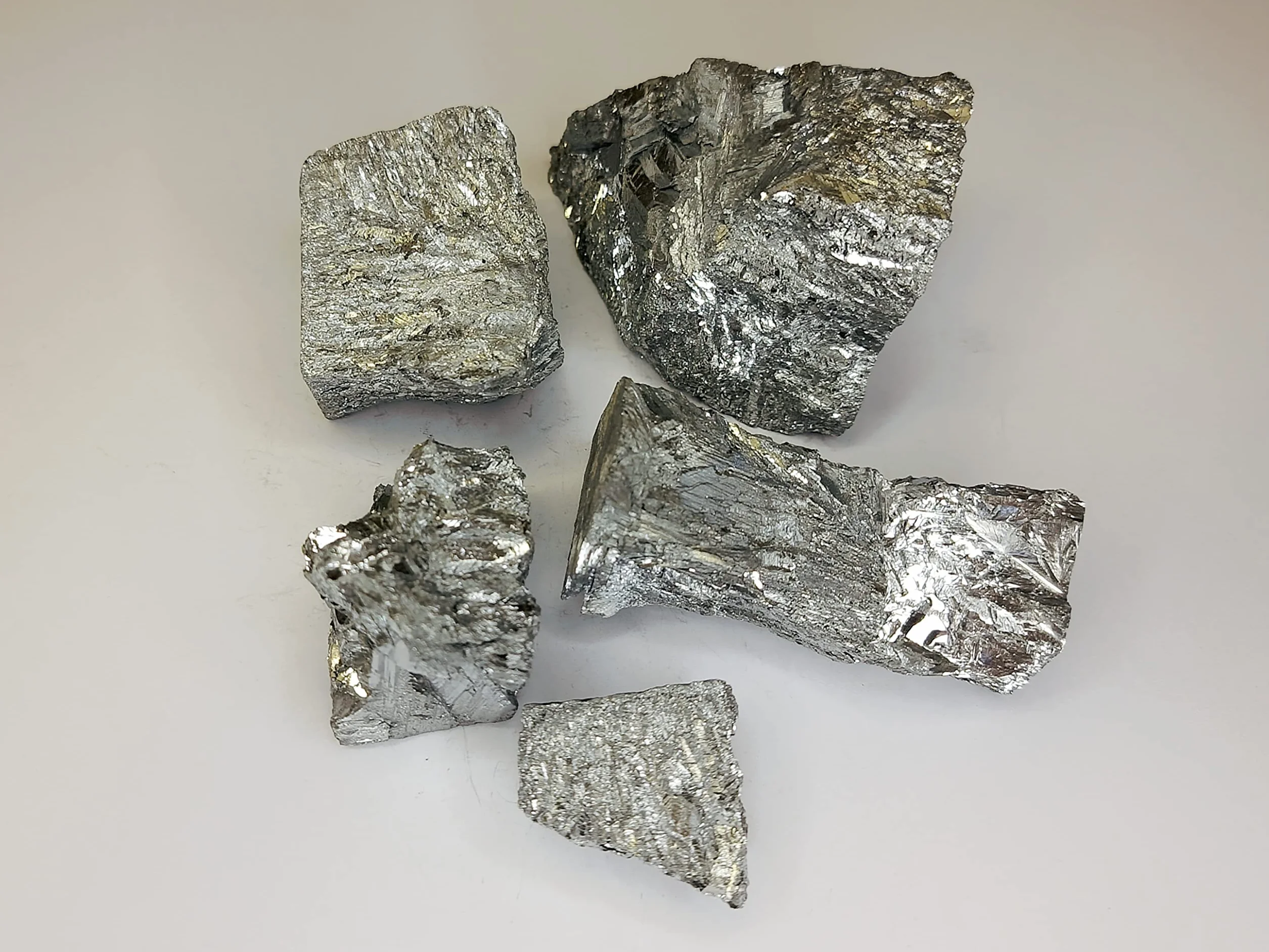 Antimon puro, in frammenti almeno 99,65% puro, Sb 1 kg, 500 g, 100 g (500 g)