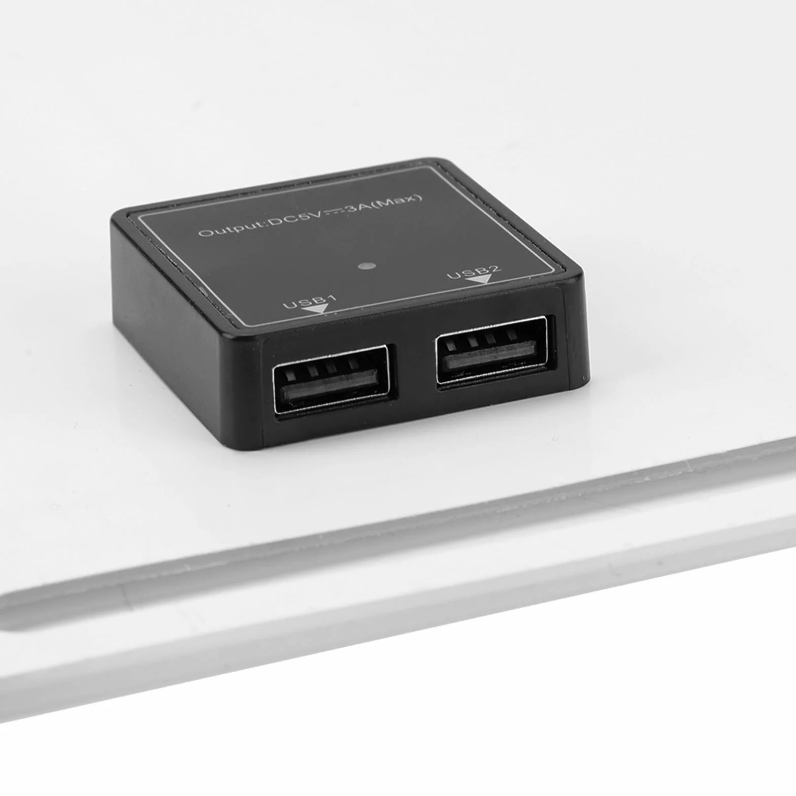 Pannello Solare Portatile 15W USB 5V Caricabatteria da Auto per Cellulare Campeggio