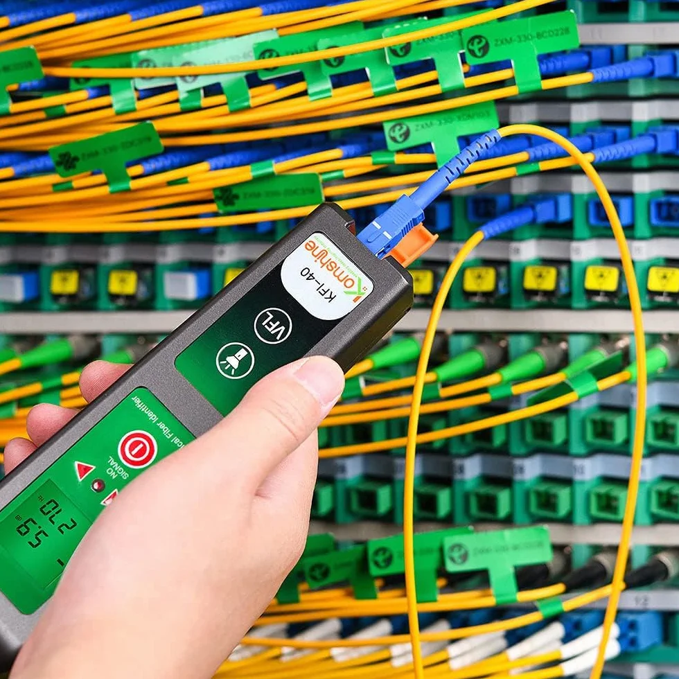 Identificatore fibra ottica Komshine KFI-40 con funzione VFL da 10 mW, display LED