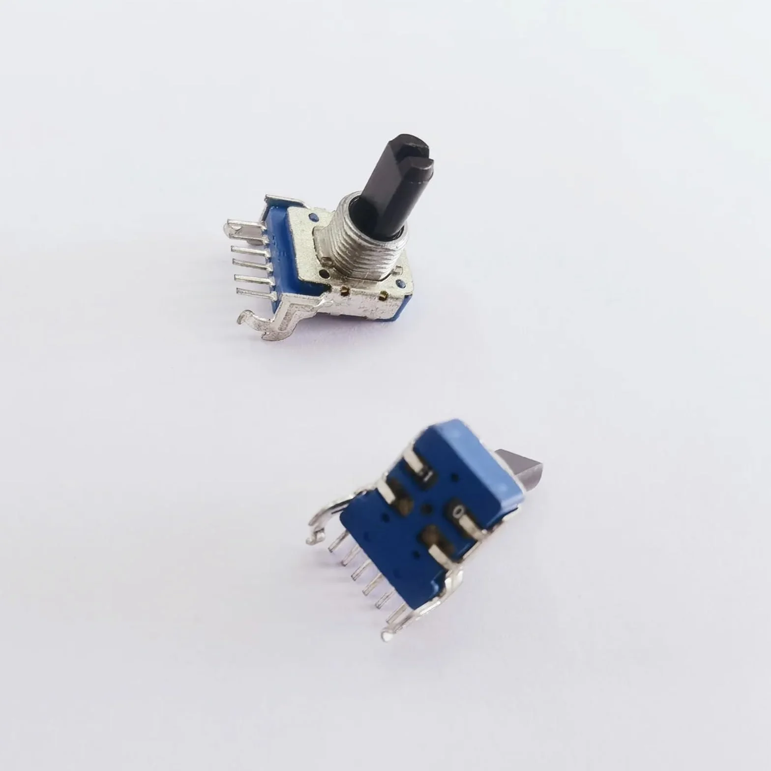 1 pz RK142 potenziometro doppio orizzontale C10K A20K B20K maniglia a punto medio con filettatura 15MMF 6 pin (INTERRUTTORE)(B20K with midpoint)