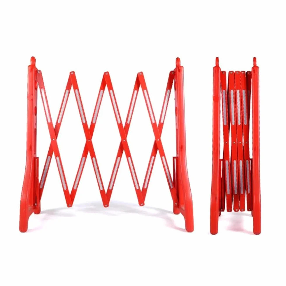 Barriera mobile espandibile da 8,2 piedi di larghezza, recinzione di sicurezza pieghevole, barricata in plastica riempita d'acqua, per vialetti d'accesso in aree pubbliche(Red)