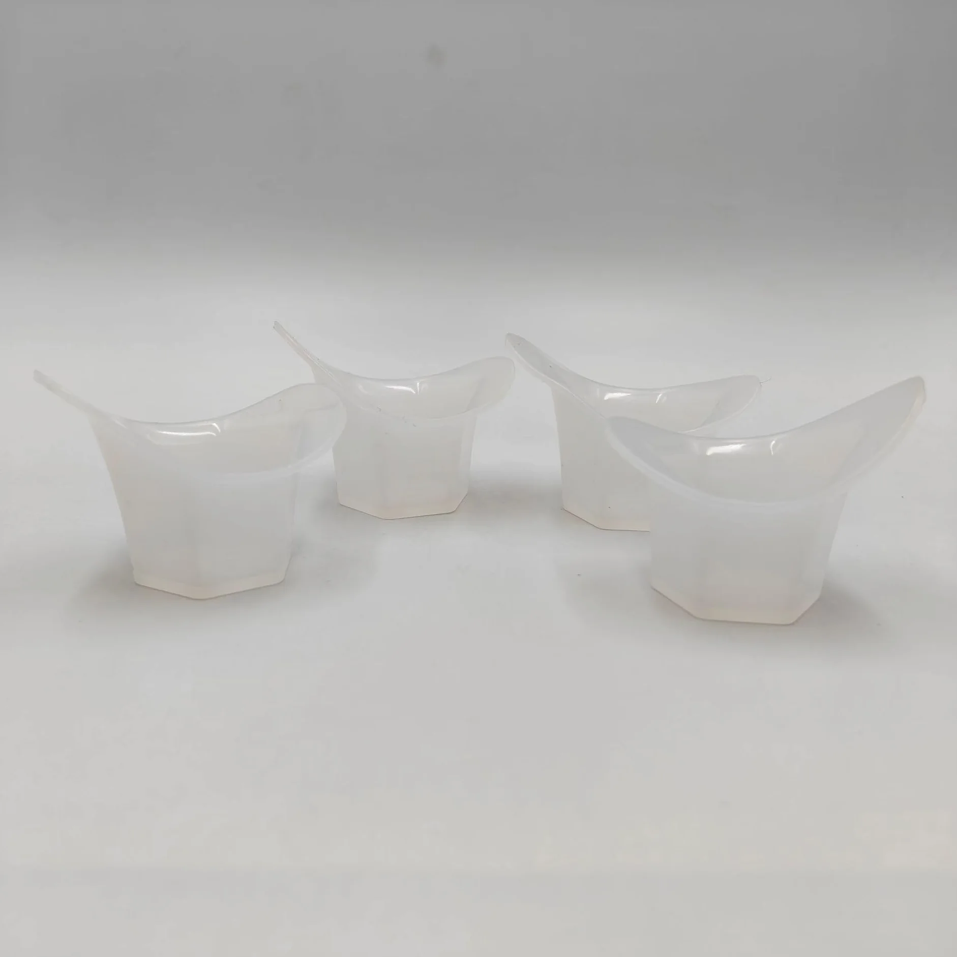 Occhio di Pulizia Tazze,4 PCS Silicone Eye Lavare Tazza Tazze per Lavaggio Degli Occhi Lavaggio Occhi Riutilizzabile Tazza per Una Pulizia Efficace Degli Occhi 8 ML