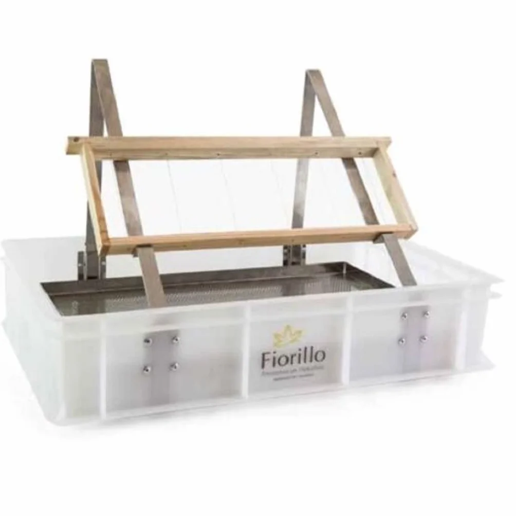 Mondo Ape Banco in Plastica per Disopercolare da Tavolo con Leggio in Acciaio Inox – Attrezzatura Apicoltura Professionale Modello FIorillo Senza Rubinetto (Made in Italy)