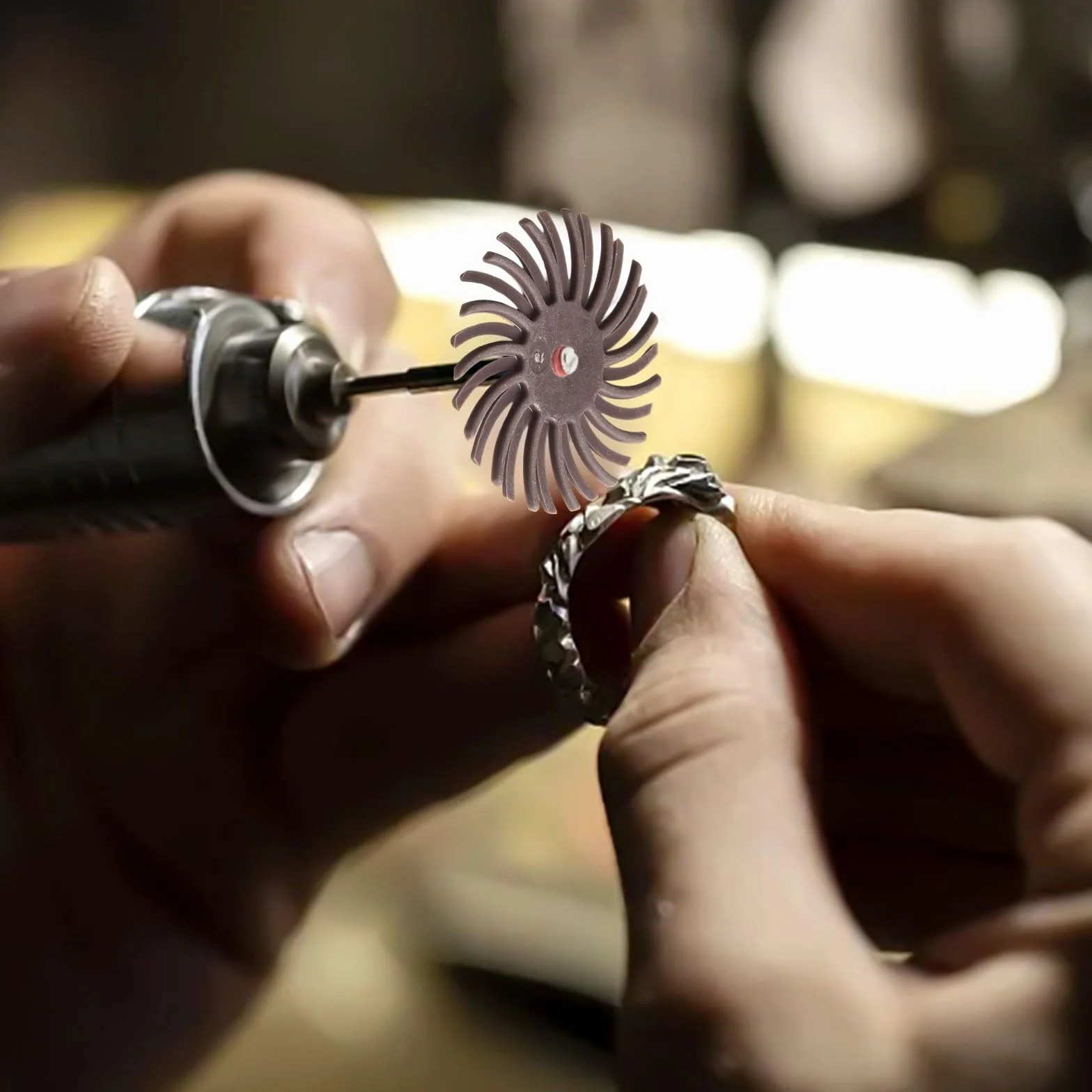 Kit di accessori per utensili rotanti con dischi radiali con rivestimento in ossido di alluminio per una preparazione efficace ma delicata (grana 120)