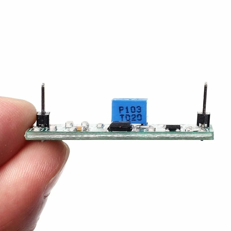 Modulo Comparatore, LM393 3.5-24V Tensione Ad Alto Livello Uscita Analogico Comparatore Controllo con Indicatore LED