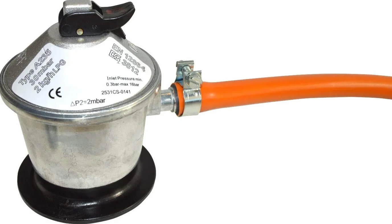 S&M 591013 - Kit standard per bombola di gas butano: regolatore + tubo di gomma (1,5 metri) + 2 morsetti di sicurezza | per cucine, riscaldatori, barbecue, stufe, stufe e paelleros