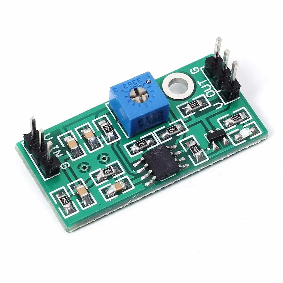 Modulo Comparatore, LM393 3.5-24V Tensione Ad Alto Livello Uscita Analogico Comparatore Controllo con Indicatore LED