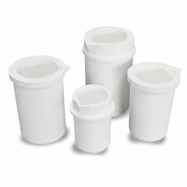 Crogiolo in ceramica resistente alle alte temperature ad alta purezza da 2 kg per fusione ad alta temperatura fino a 1800 ℃