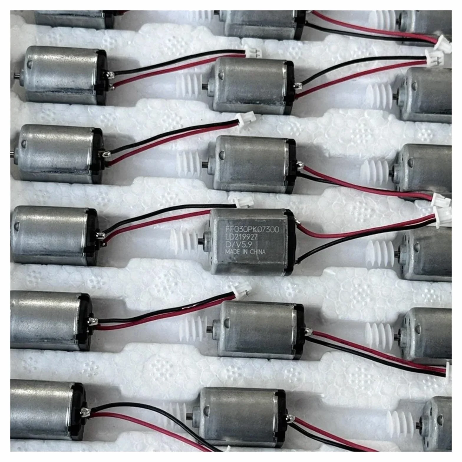 Motore elettrico silenzioso DC 3-9V Mini 12mm*15mm Ingranaggio a vite senza fine in plastica Dispositivo di blocco AV for auto