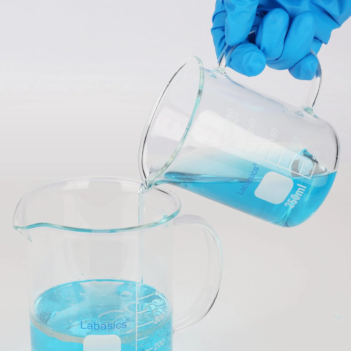 Labasics Bicchiere di Vetro, G3.3 Bicchiere Graduato in Vetro Borosilicato da Laboratorio Bicchiere di Misura Trasparente Bicchiere di Forma Bassa Griffin con Manico e Beccuccio, 250 ml