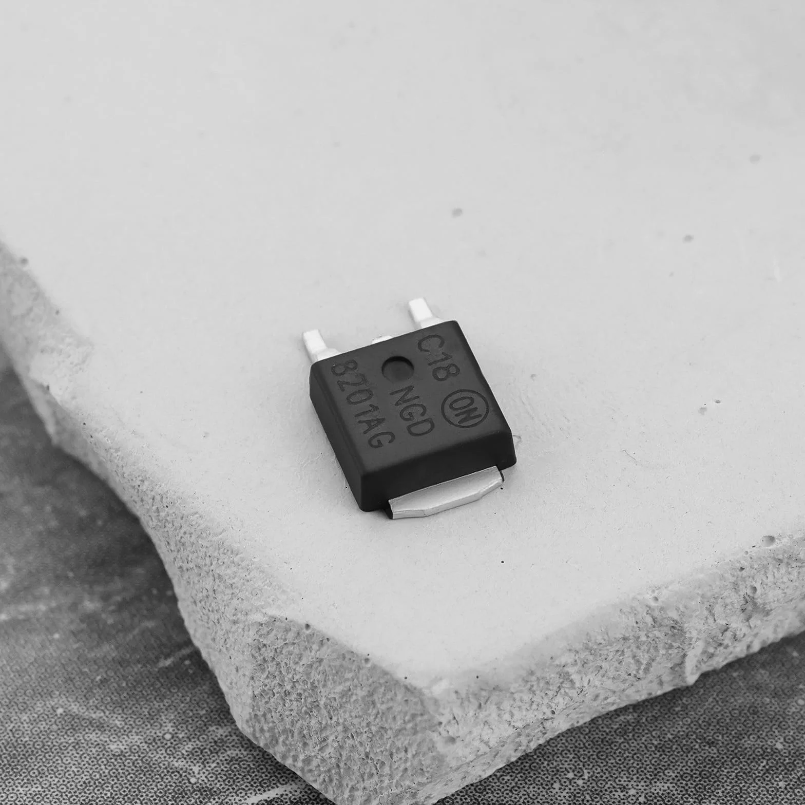 4 Pezzi NGD8201AG IC Chip TO-263 Circuito Integrato Per Lavori Di Circuiti Domestici Fai Da Te