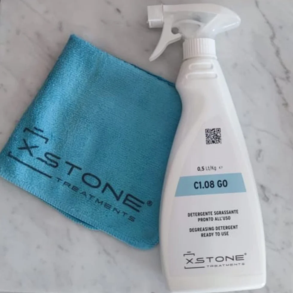 Detergente SGRASSANTE pronto alluso per PULIZIA PROFONDA DI TOP CUCINA/BAGNO, TAVOLI in pietra naturale ecc. Pack 3 x SPRAY da 0,5 Litri