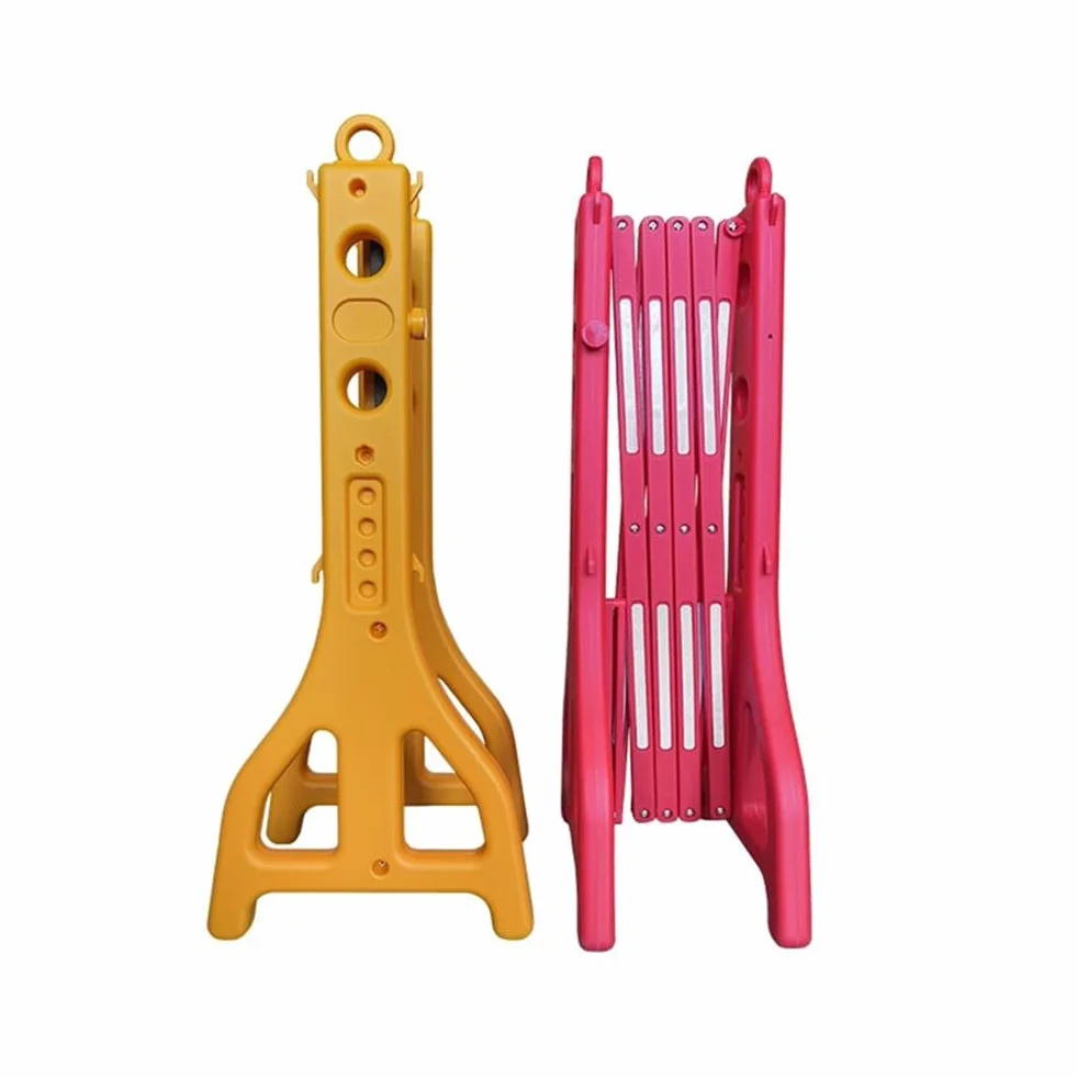 Barriera mobile espandibile da 8,2 piedi di larghezza, recinzione di sicurezza pieghevole, barricata in plastica riempita d'acqua, per vialetti d'accesso in aree pubbliche(Red)